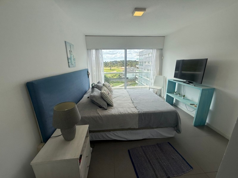 Departamento en alquiler con tres dormitorios en suite